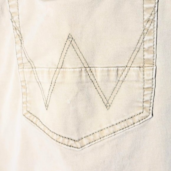 Wrangler 25MWMAN Men's Tan / Khaki Regular Straight Distressed Jeans Size 36x34 - Picture 8 of 9